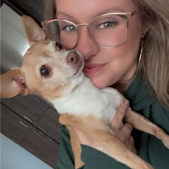 Meet your Posher, Caitlyn - Picture 1 of 1